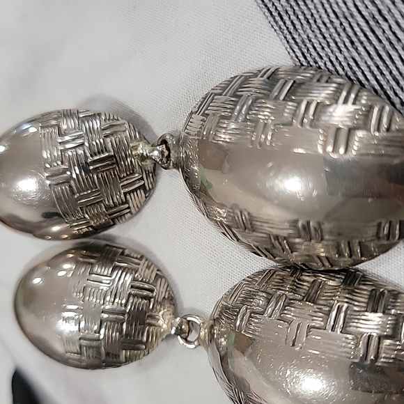 Earring - Picture 3 of 3